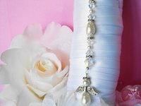 white wedding bouquet charm